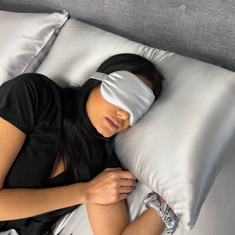 Mulberry Park Silks 22 Momme Silk Pillowcase & Sleep Mask Gift Set - Silver (Standard)